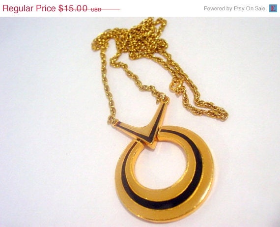 ON SALE Vintage Space Age Necklace, Cream and Black Enamel Pendant and Gold Tone Chain Vintage Jewelry Jewellery