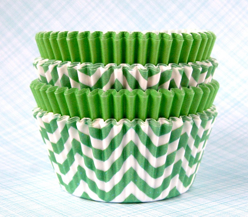 Green Mix Cupcake Liners - Chevron and Solid Baking Cups (50) Il_170x135