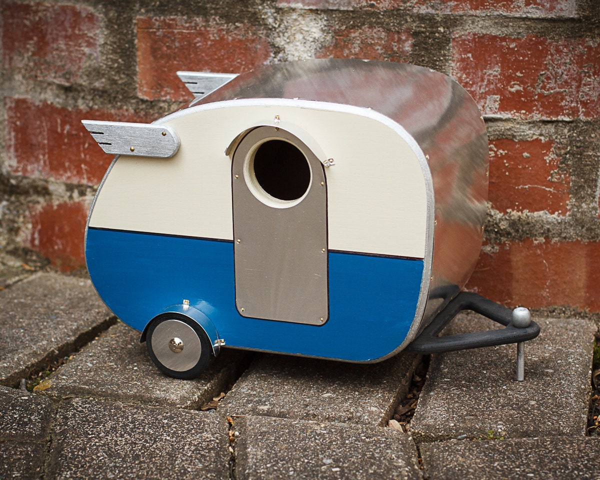Vintage Camper Birdhouse