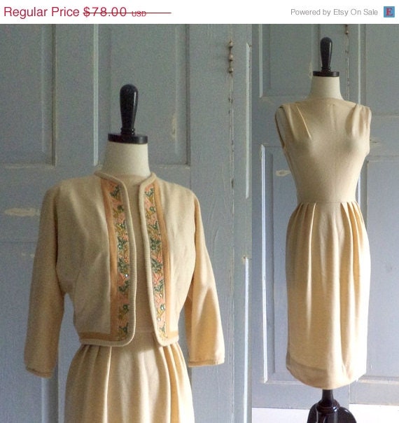 SALE Vintage 1960s Cocktail Dress and Jacket 60s Fitted Wiggle Off White Womens Fall Fashion Dress Outfit Size Small