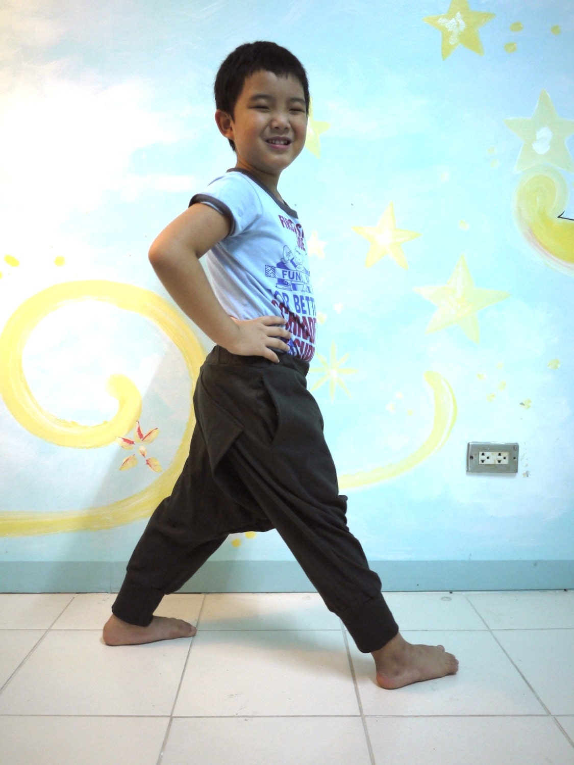KID' s Unisex Funky Ninja Harem Pants - Deep Brownish Charcoal Stretch Cotton Drop Crotch Pants With 2 Pockets