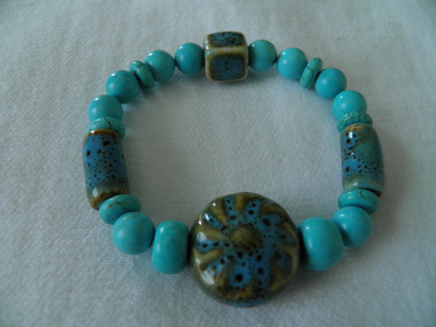 Ceramic Accented Beaded Bracelet