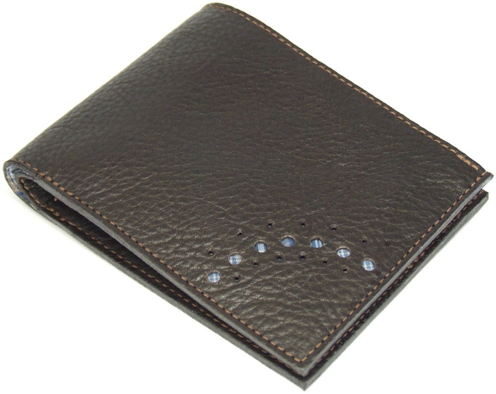 Wallet in brown leather with light blue check lining