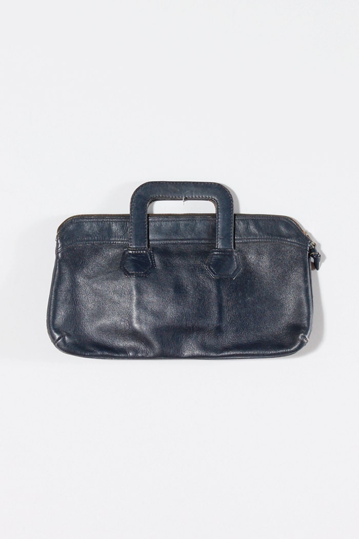 BLOWOUT SALE // 1960s handbag / 60s navy blue leather handbag : Taylor