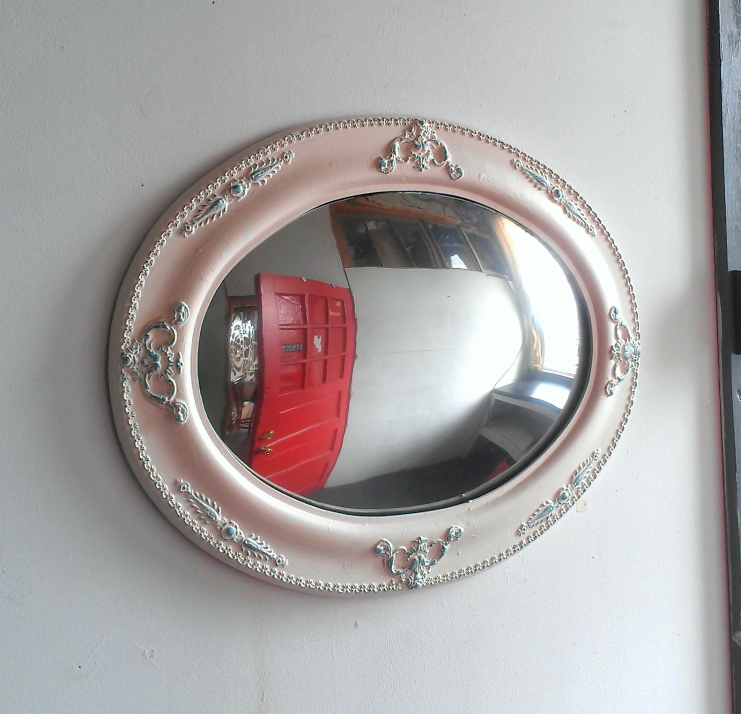 Convex Mirror in Antique Wood and Gesso Frame