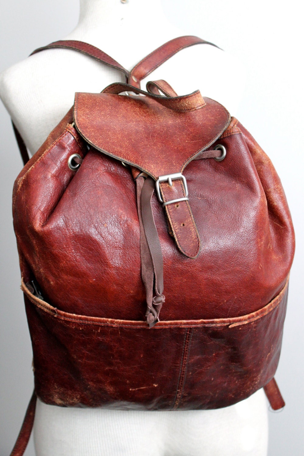 vintage 60s distressed leather rucksack // xl backpack