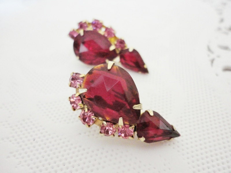 ruby red and pink rhinestones clip on earrings vintage jewelry