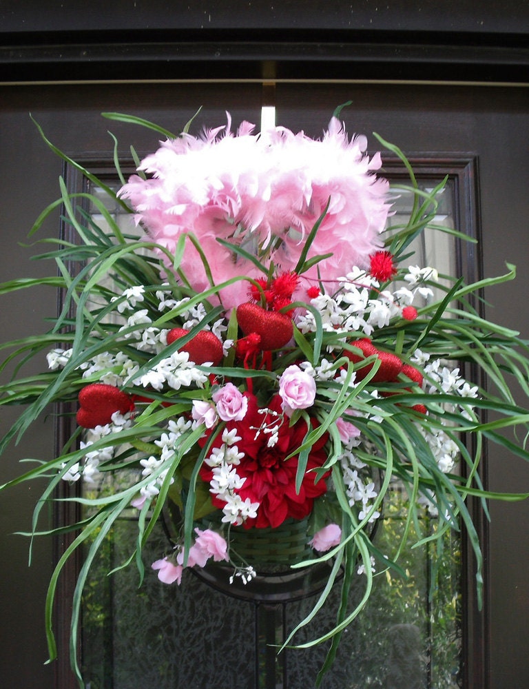 Valentines Wreath, Valentine's Day Decor, Heart Floral Arrangement, Valentine's Day Wreath