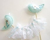 Mint Wedding Cake Topper. Mint Bird Cake topper. Modern Wedding. White Lace Bunting.