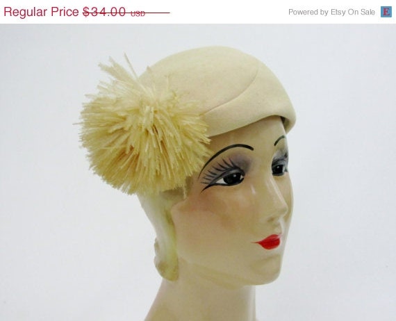 1950s Hat Bridal Winter White Felt with Feather Pompom 22