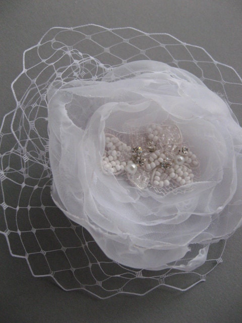Wedding white organza Bridal Hair flower accessory Hairpiece clip with veil rhinestone pearls centerpiece bridal accessory