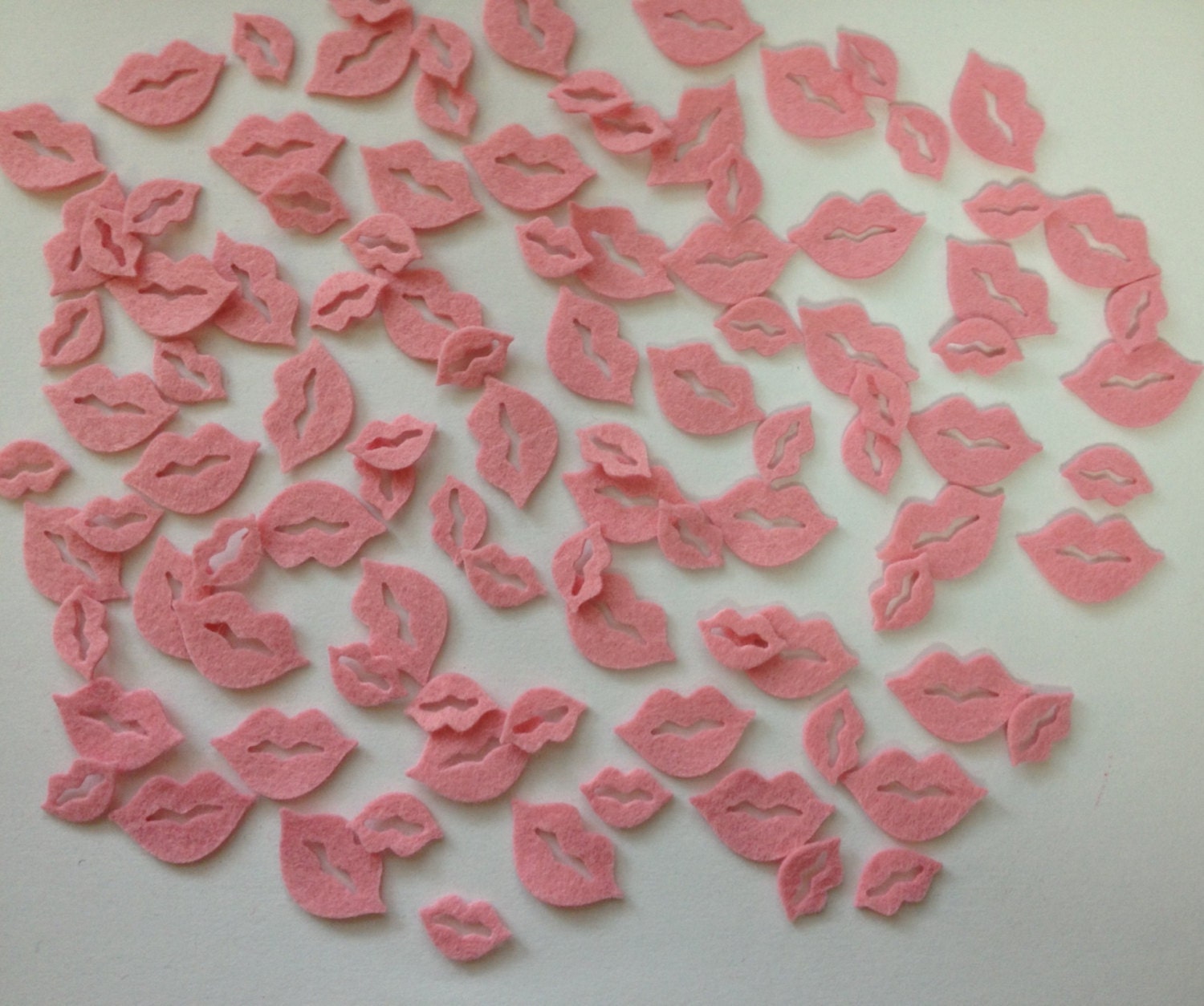 Wool Felt Lips 100 total - Pink lips. 1772