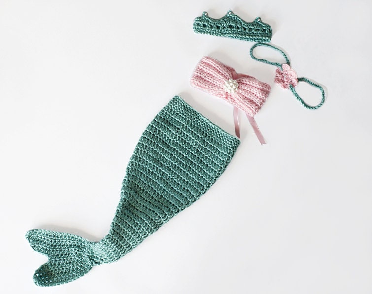 Baby mermaid photo prop- Newborn- 4 piece set-Made to order
