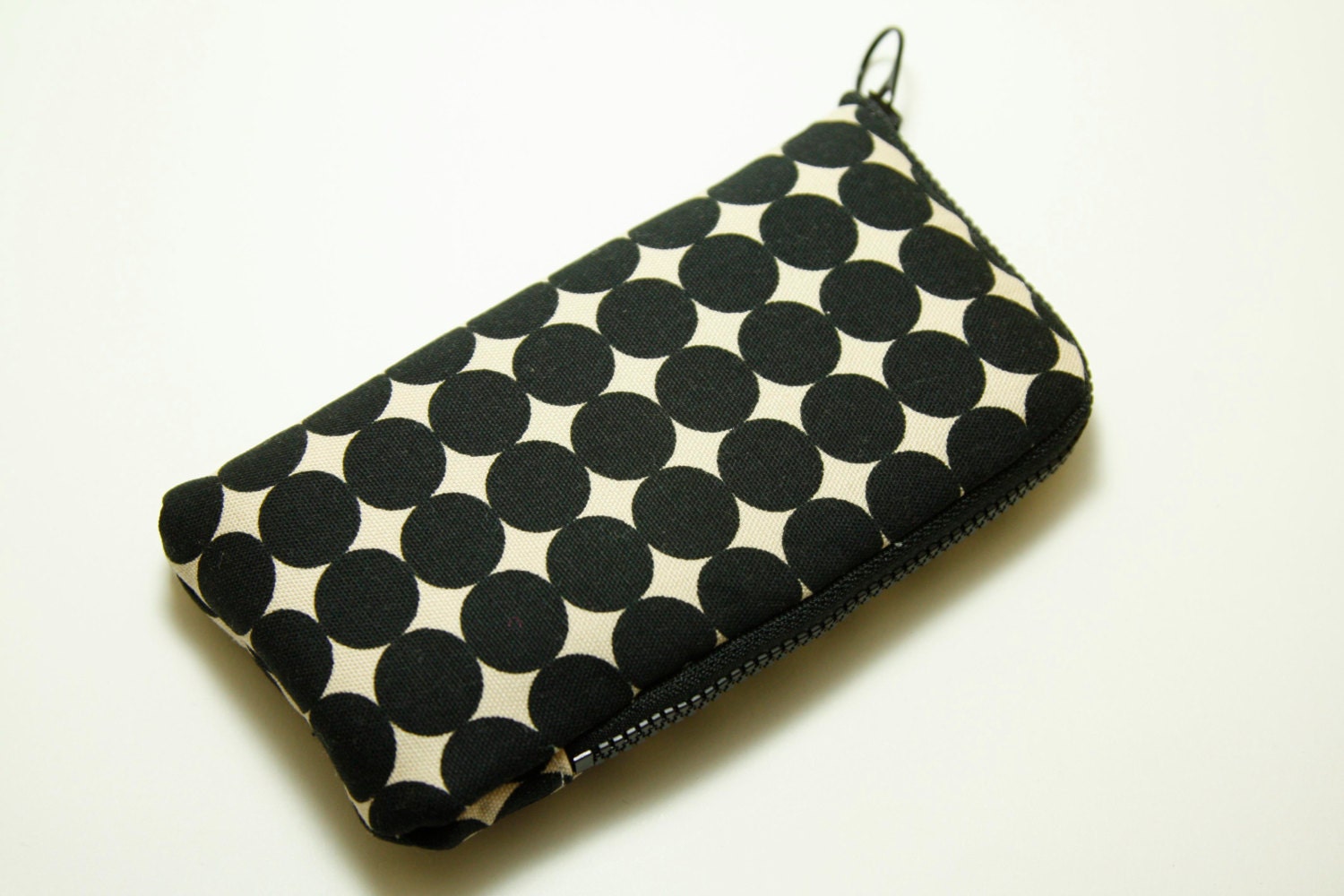 Iphone 5 Case /Sleeve / padded zipper pounch with 2 interior pocket -Polka dots in black