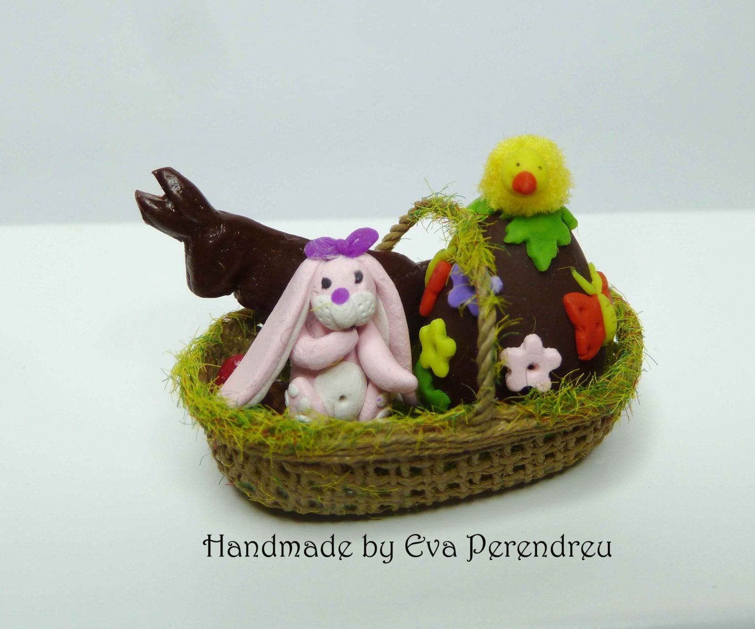 RESERVED listing for llse De - Dollhouse miniature Easter basket with chocolate eggs, Easter bunny, chocolate....