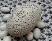 Hand Carved Victorian Lace Goose Egg: Floral Diagonal Band