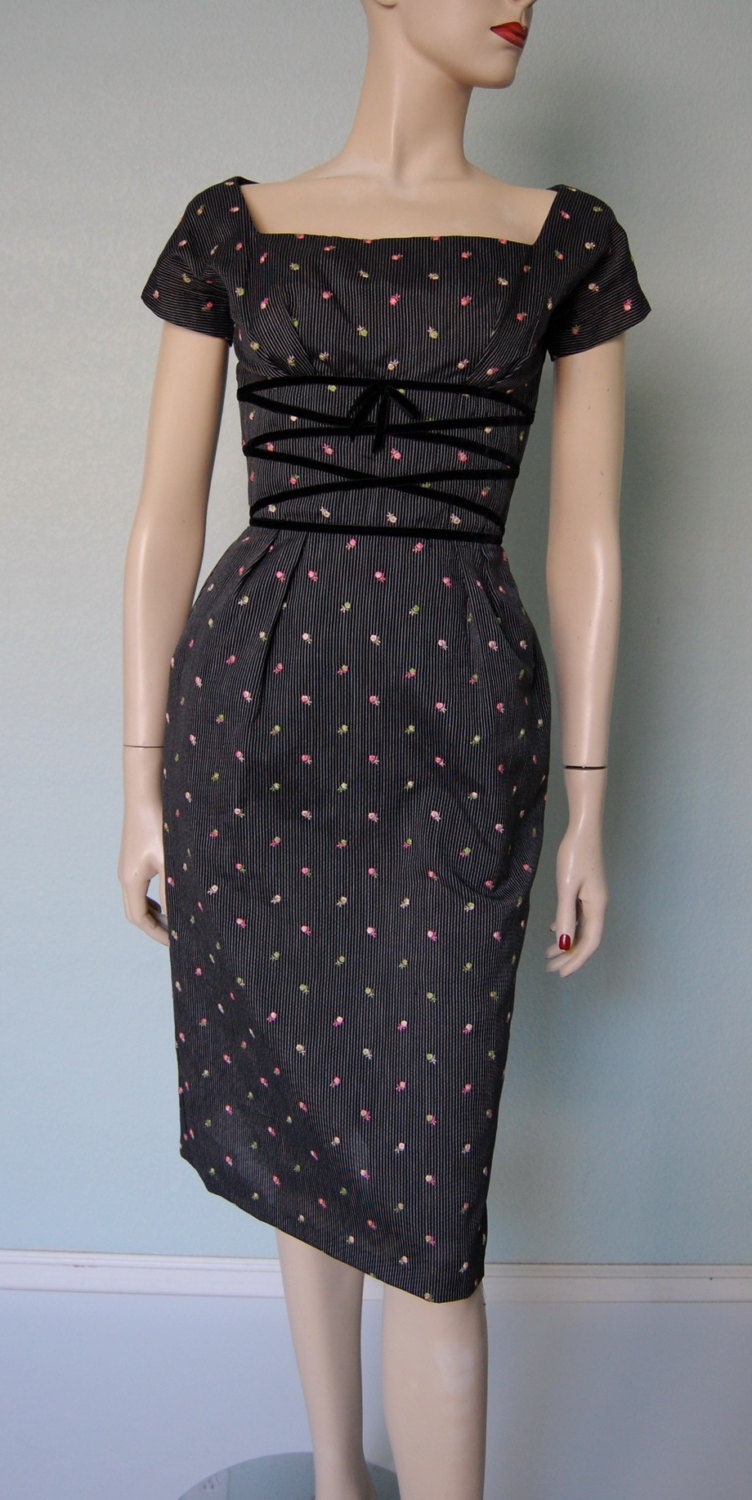 1950s Embroidered Cotton Pencil Dress with Caged Midriff and Shelf Bust - Wow