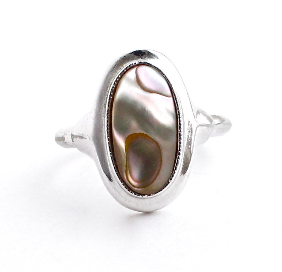 SALE - Vintage Abalone Ring -  Silver Tone Avon 1970s Costume Jewelry / Retro Pink Sea Shell