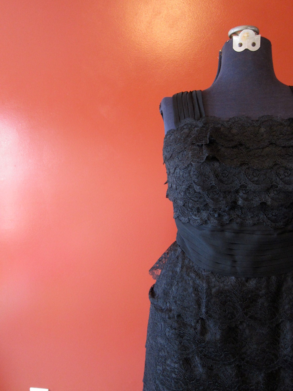 Cocktail Dress 1950s LBD tiered lace L
