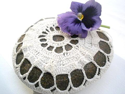 Crochet, lace BIG stone - Nature decorated river pebble stone, covered with vintage crochet lace motif, hand made.