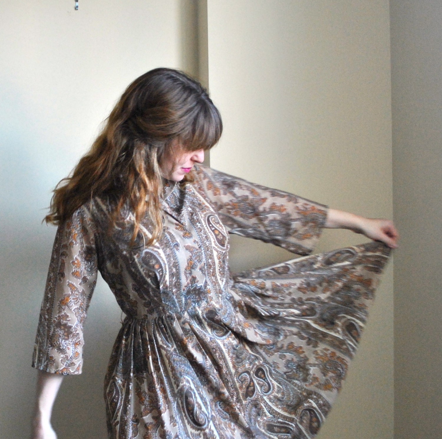 Large 60s Shirt Dress - Large Brown Paisley Day Dress - Brown Paisley Feminine Dress