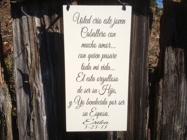 Mother of the Groom Gift, In Spanish on ivory board. This is sure to bring happy tears, Wedding Sign