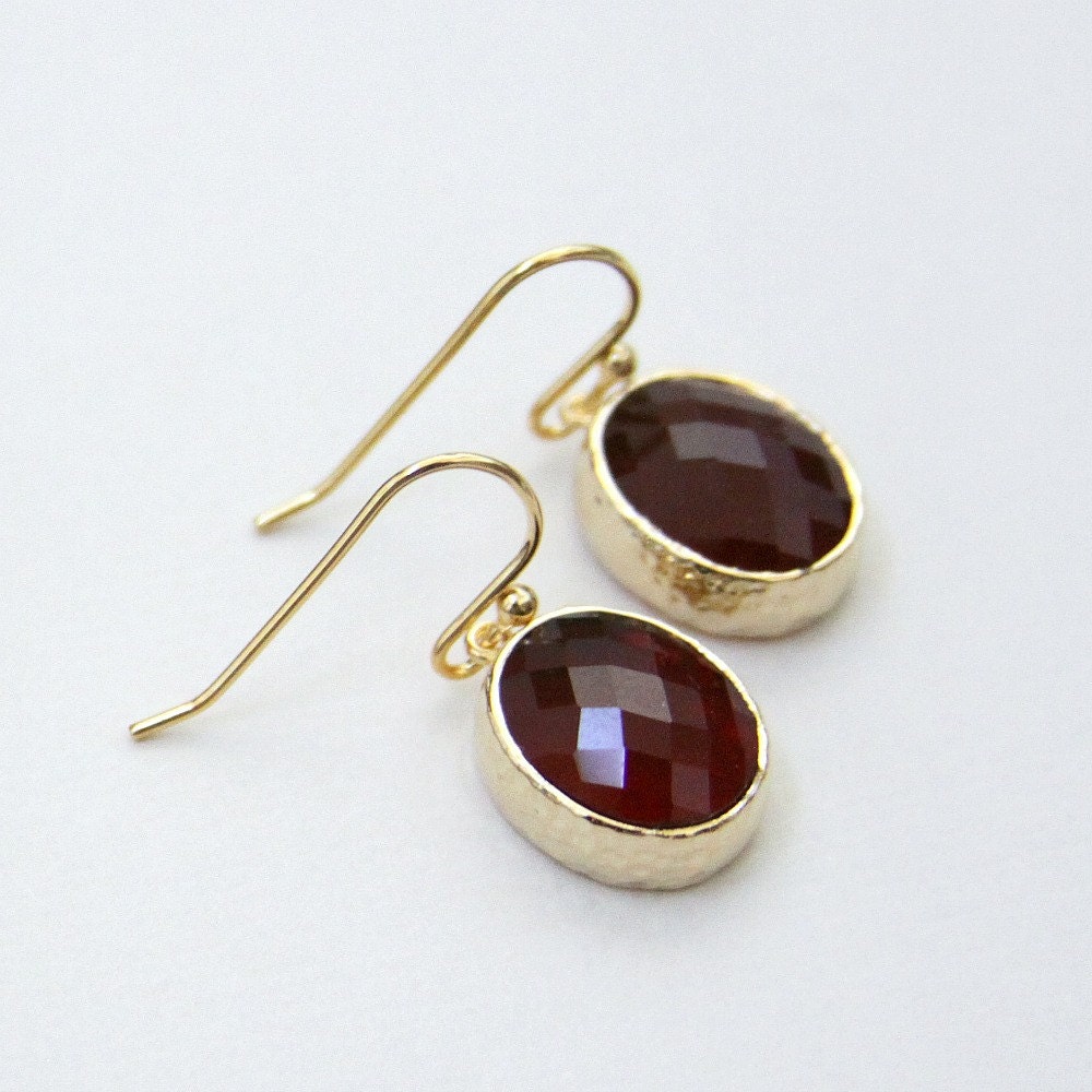 Maroon Red Oval Faceted Stone Earrings Gold