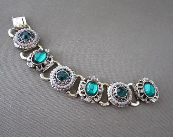 Emerald Green Stone Chunky Vintage Bracelet