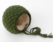 newborn knitted bonnet - photography prop - dark green