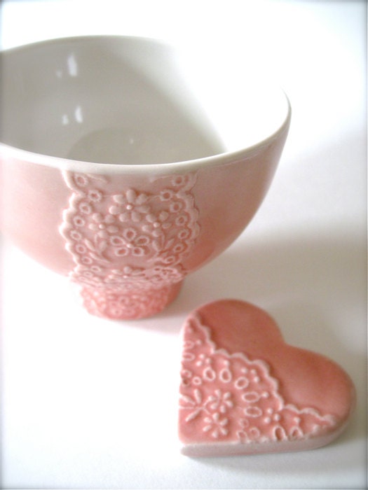 Lovely Peach Pink Porcelain Lace Bowl with Heart Lace Cutlery Rest Set -Hideminy Lace Series