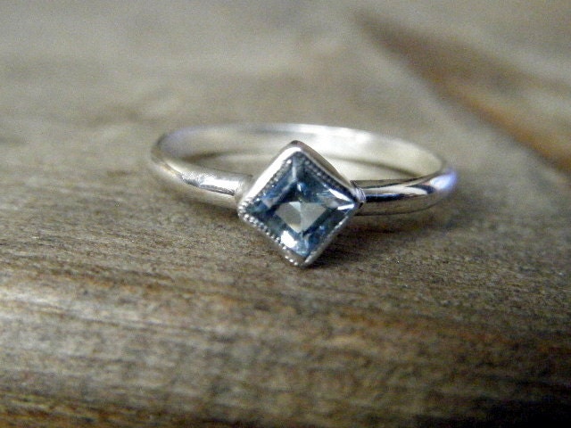 Aquamarine And Sterling Silver Ring Size 7