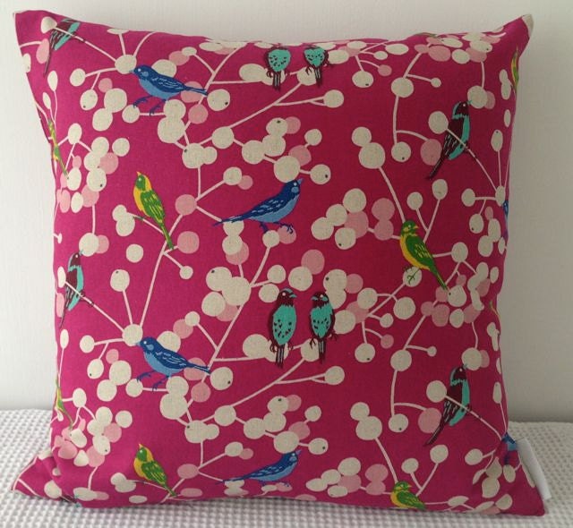 NEW Japanese fabric cushion cover in fuchsia / pink background with bird and plant motif, throw pillow, decorative cushion