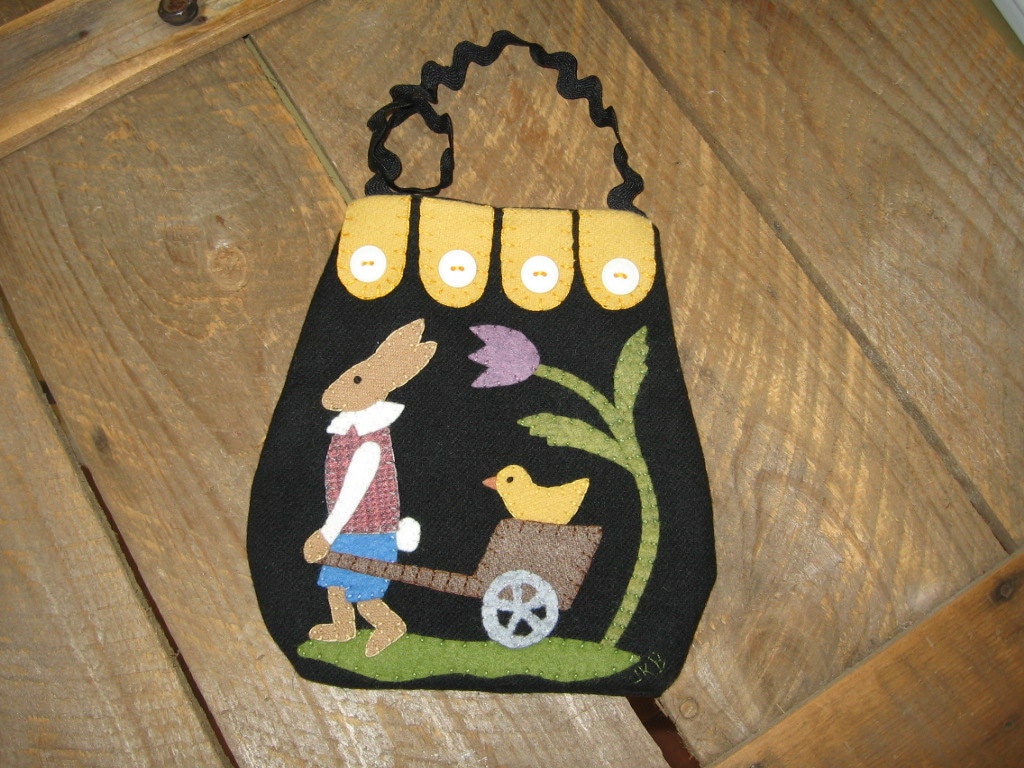 Easter Wool Applique Ditty Bag Peter Rabbit and Peep Brenda Gervais
