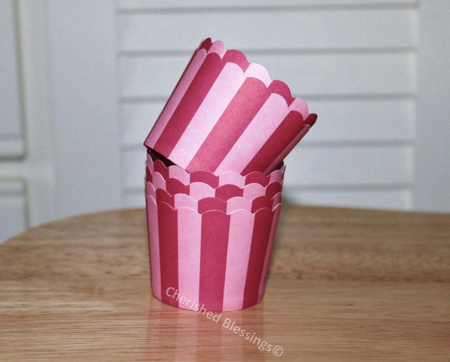 Cupcake Cups Liners Baking Cups Kids Birthday Party Baby Shower Wedding Carnival Pink Red Candy Nut Paper Goods Dips Set of 20