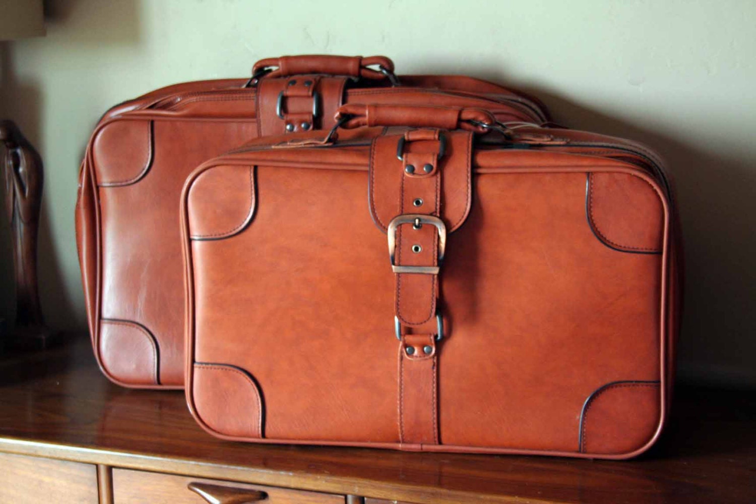 Vintage Peter's Bag Corporation Luggage - Set of Two (2) Suitcases with One Key - Brown with White Patterned Interior - Buckle Accents