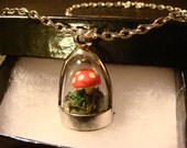 Terrarium Moss Mushroom Dome Necklace (1105)