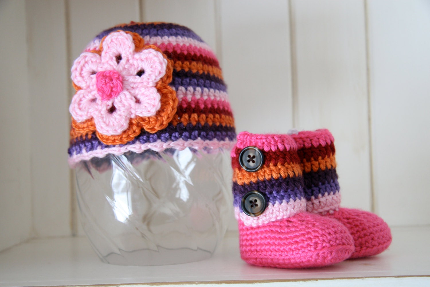 Striped hat with flower and striped ankle bootie Set