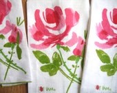 Pink roses. Vtg linen fingertip towels, bathroom, Vera Neumann, set of three, great vintage condition.