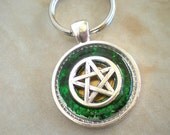 Star Keychain: Green - Spring Keychain - Pentagram Keychain - Wiccan Keychain - Men's Keyring - Pagan - Supernatural Keychain
