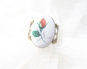 adjustable red rose vintage inspired ring - romantic, retro, antique gold flower ring