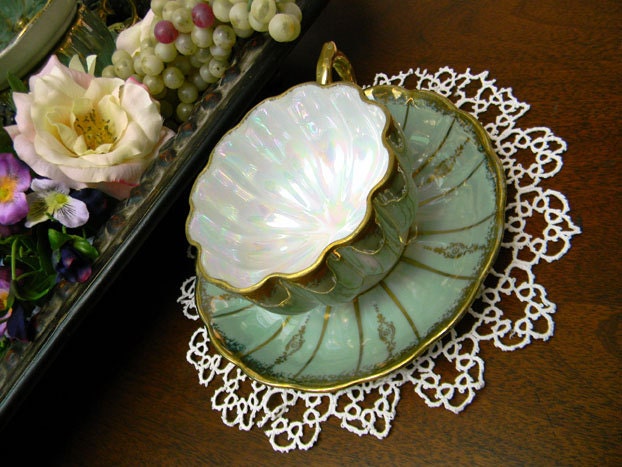 Royal Sealy Tea Cup Teacup and Saucer - Pearlized Iridescent Tri Footed - Made in Japan 9625