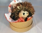 Hatbox Hedgehog-Simple Daisy