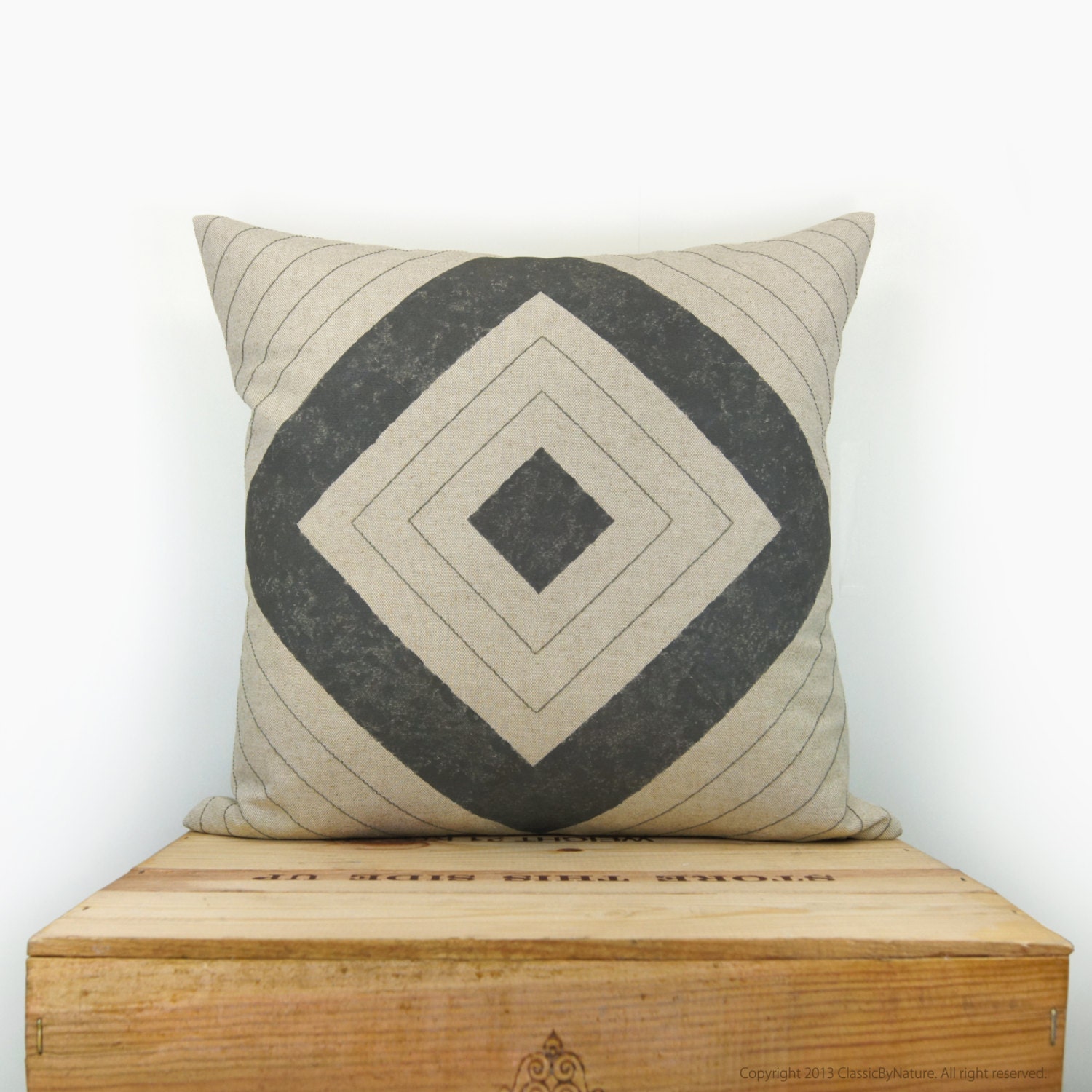 Geometric pillow cover - Handprinted Graphic design - Modern print - Diamond pattern in charcoal grey and natural beige - 16x16 pillow case