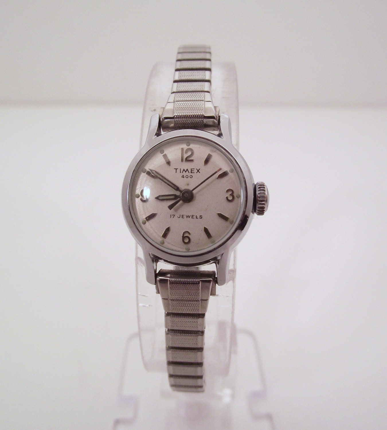 Vintage 1960s 400 Series 17 Jewel Timex Water Proof Wind Up Retro Style Ladies Women's Watch in Silver W/Expansion Band Sweep Second Hand