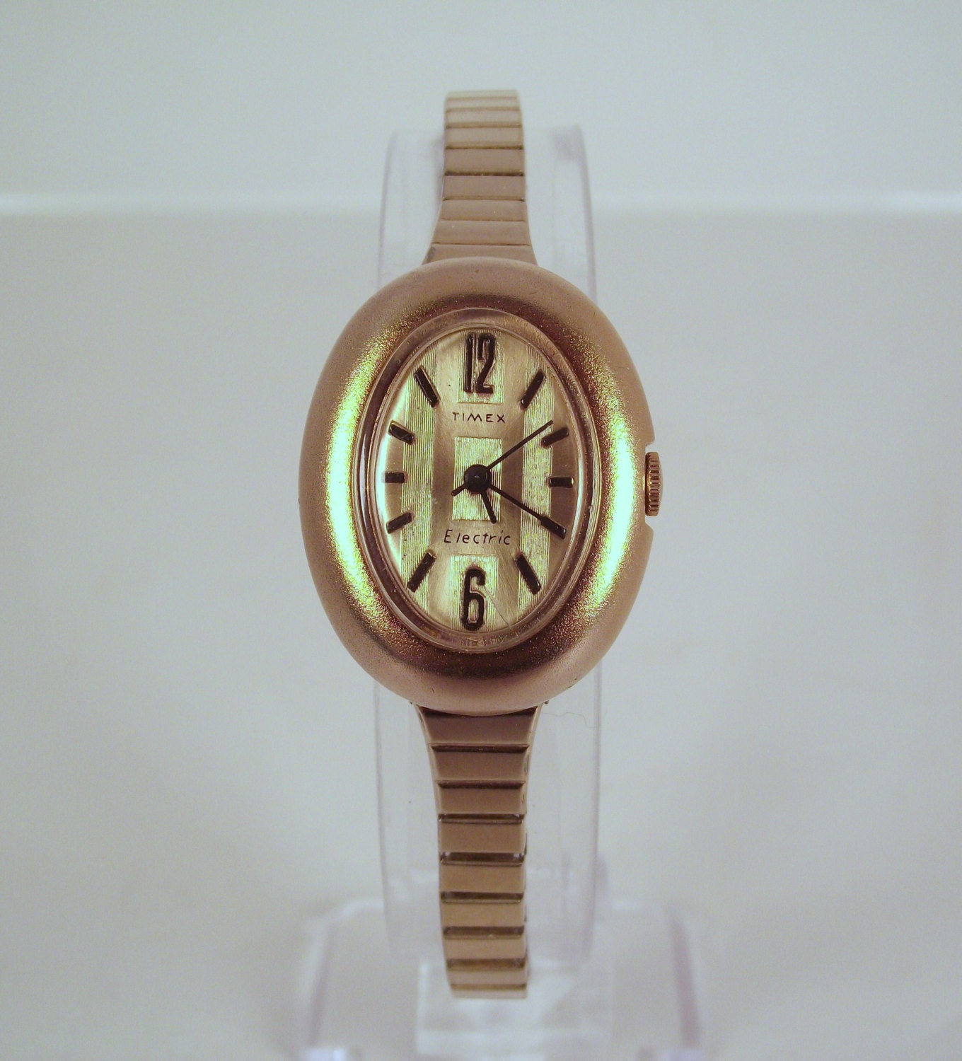 Vintage 1972 Timex Electric Retro Style Women's Watch in Gold Tone with Gold Expansion Band Gold Dial and Sweep Second Hand