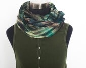 TAKUMA Scarf (Dark Green/Pink/Navy): "Togetherness" in Somali