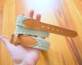 Vintage TAN LEATHER Belt.....size medium womens....boho. retro. aztec. urban. western. hippie. womens. medium. tan belt. leather belt.