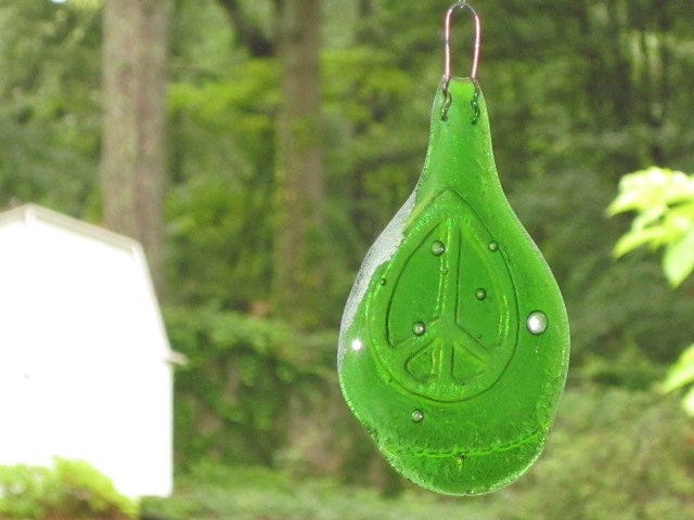 Vintage Green Peace Art, Slumped Bottle Hippie of 60s Wind Chimes, Vintage Wheaton Bottle, Wheaton on Willow art glass