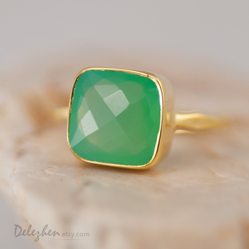 Lime Green Chrysoprase Ring - Sea foam Green Ring - Cushion cut - Gemstone Ring - Gold Ring - Bezel Ring - Stackable Ring Mother's Day Gift