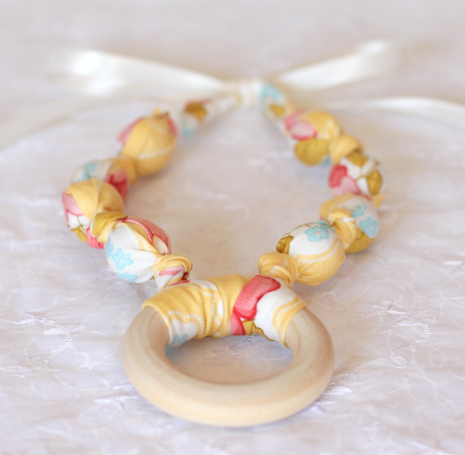 Yellow Floral Teething Ring Necklace for Breastfeeding/Nursing Necklace, Teething Necklace, Babywearing, Fabric Necklace